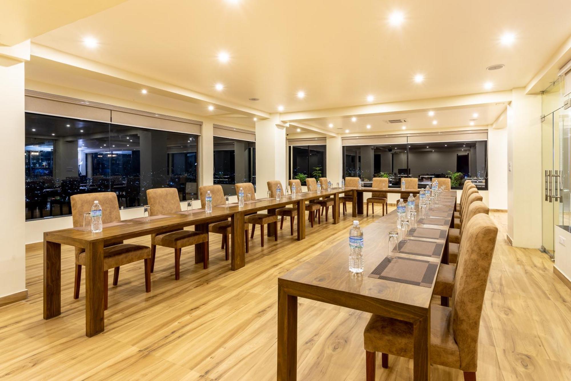 Sky Garden Resort Дуліхел Екстер'єр фото