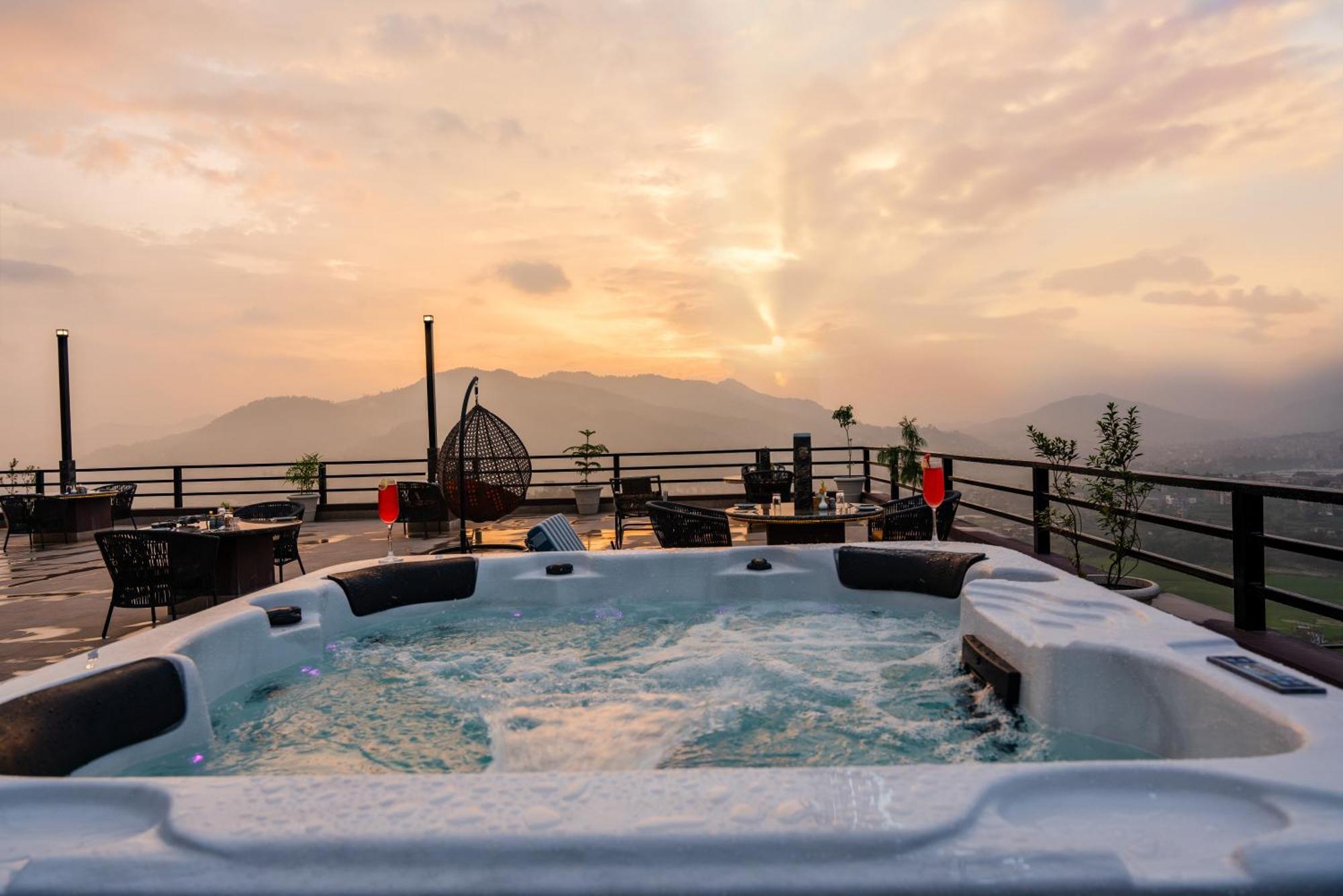 Sky Garden Resort Дуліхел Екстер'єр фото